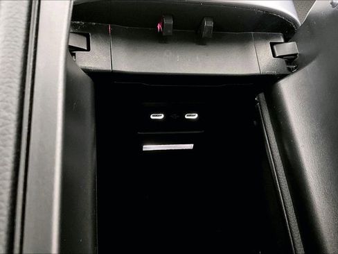 Used 2023 Mercedes-Benz C 300 Sedan image 31