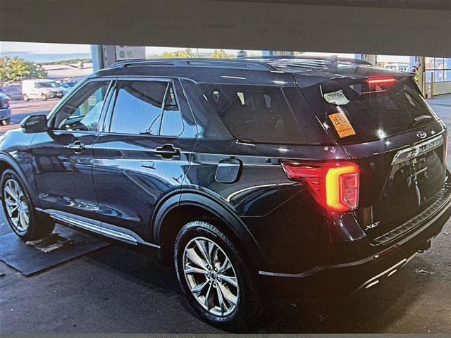 Certified 2024 Ford Explorer XLT w/ Equipment Group 202A AWD/4WD image 3
