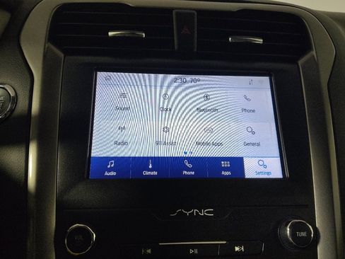 Used 2020 Ford Fusion SE FWD image 25