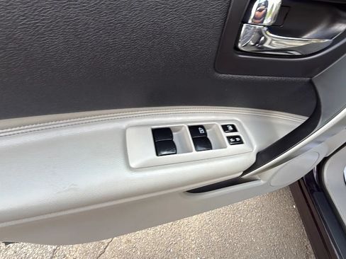 Used 2012 Nissan Rogue SL AWD/4WD image 18