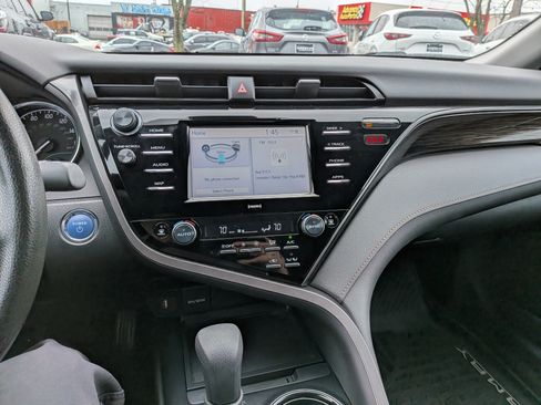Certified 2020 Toyota Camry LE image 19