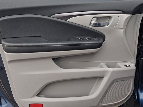 Used 2017 Honda Ridgeline RTL image 12