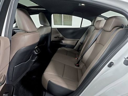 Certified 2024 Lexus ES 250 w/ Premium Package image 12