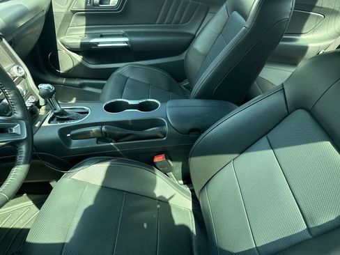 Used 2022 Ford Mustang GT Premium w/ Black Accent Package RWD image 11
