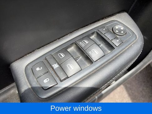 Used 2016 Chrysler 200 S w/ Comfort Group FWD image 19