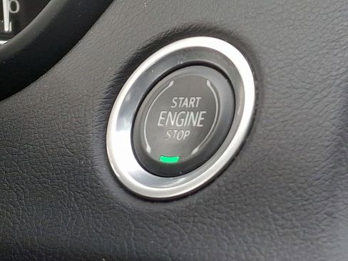 Certified 2022 Cadillac XT4 Luxury w/ Cold Weather Package image 25