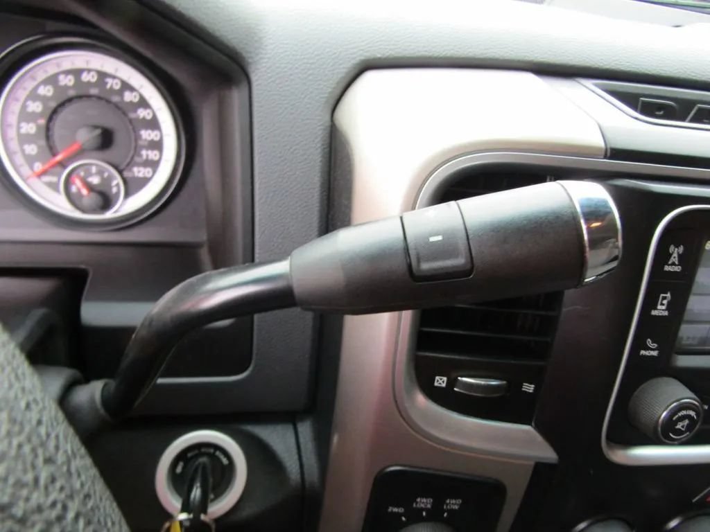 Used 2015 RAM 2500 SLT AWD/4WD image 19