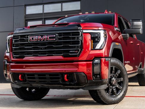 Used 2024 GMC Sierra 2500 AT4 w/ AT4 Premium Plus Package AWD/4WD image 3