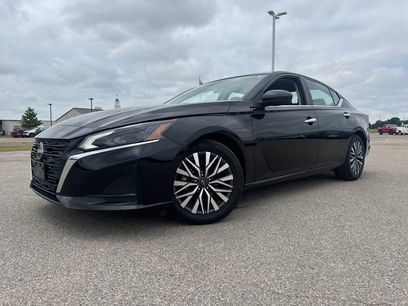 Used 2025 Nissan Altima 2.5 SV