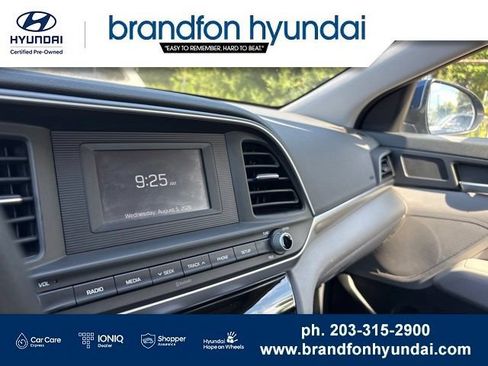 Used 2019 Hyundai Elantra SE FWD image 18