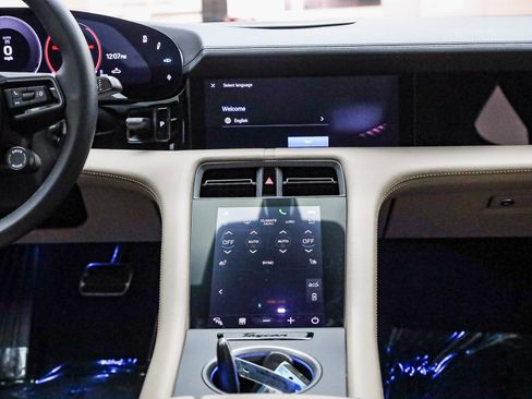 Used 2025 Porsche Taycan image 15