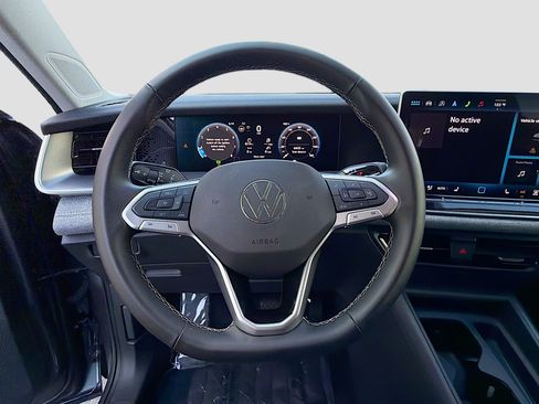 Used 2025 Volkswagen Tiguan S FWD image 36