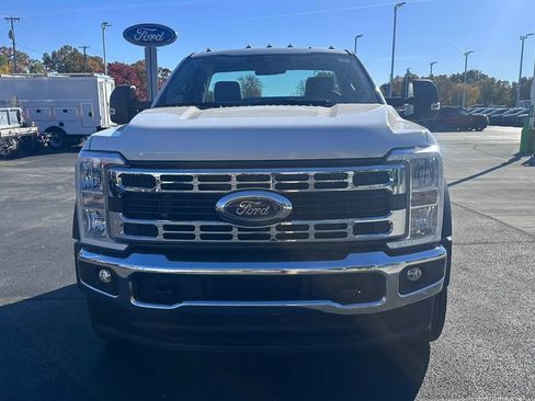 New 2024 Ford F550 4x4 Regular Cab Super Duty image 2