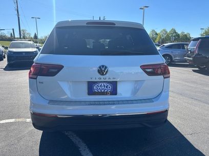 Used 2023 Volkswagen Tiguan SE w/ Panoramic Sunroof Package
