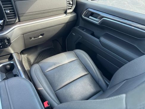 Used 2022 Chevrolet Silverado 1500 LTZ w/ LTZ Premium Package AWD/4WD image 15