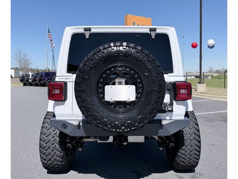 Used 2024 Jeep Wrangler Unlimited Rubicon 392 image 9