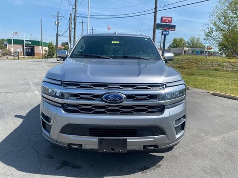 Used 2023 Ford Expedition Max Platinum AWD/4WD image 2