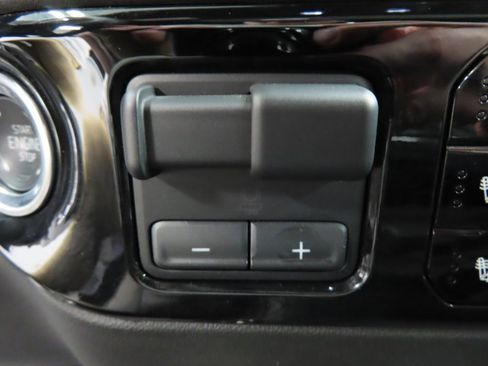 Used 2025 Chevrolet Silverado 2500 ZR2 w/ Technology Package image 74