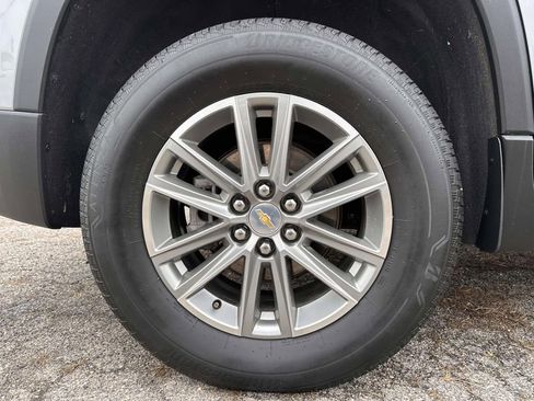 Used 2023 Chevrolet Traverse LT AWD/4WD image 6