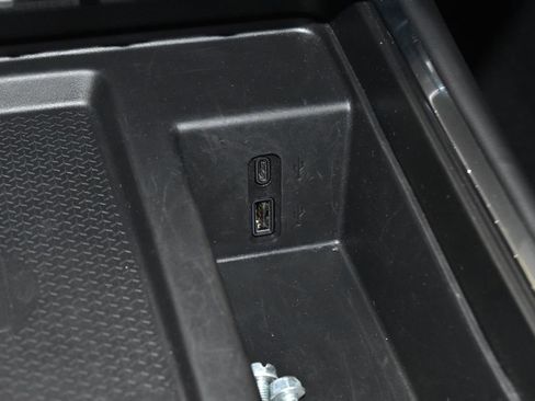 Used 2025 GMC Acadia Elevation image 12