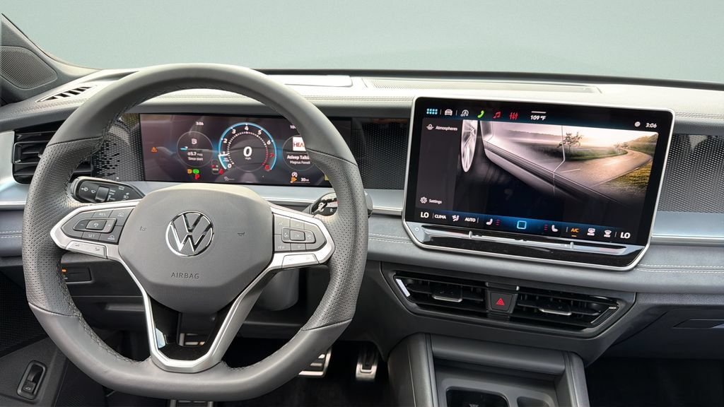 New 2026 Volkswagen Tiguan SE R-Line FWD image 14