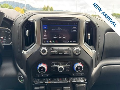 Used 2022 GMC Sierra 3500 Denali w/ Technology Package AWD/4WD image 25