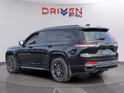 Used 2025 Jeep Grand Cherokee L Summit AWD/4WD image 3