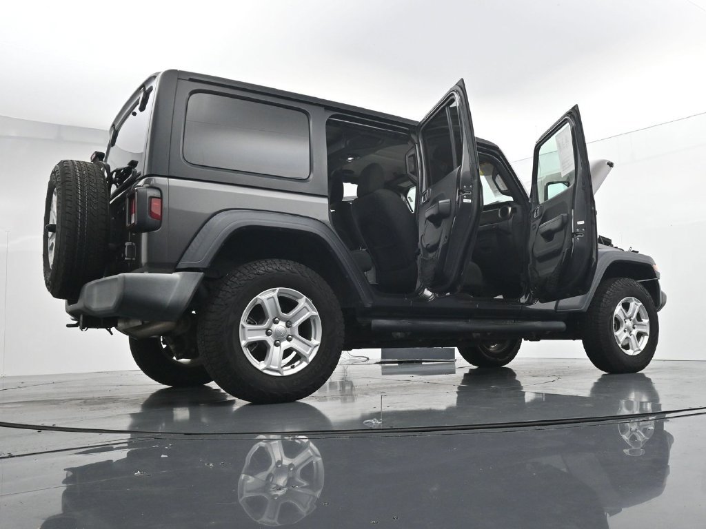 Used 2018 Jeep Wrangler Unlimited Sport S AWD/4WD image 40