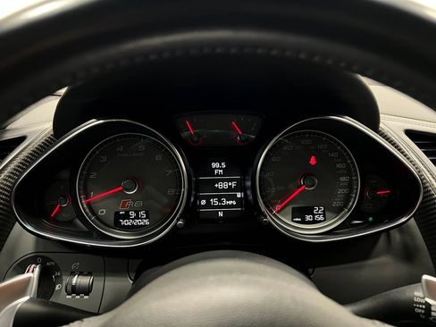 Used 2015 Audi R8 V8 w/ Extended Leather Package AWD/4WD image 22