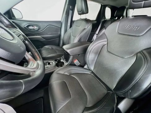 Used 2020 Jeep Cherokee Limited FWD image 22