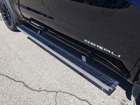 Used 2023 GMC Sierra 1500 Denali AWD/4WD image 8