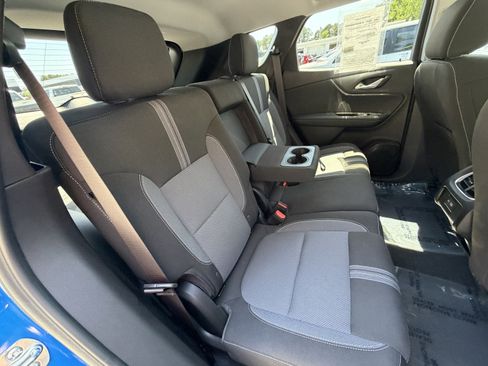 Used 2024 Chevrolet Blazer LT w/ Convenience Package FWD image 18