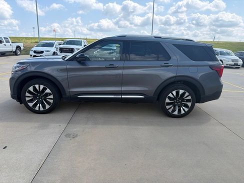Used 2025 Ford Explorer Platinum w/ LUX Leather Package AWD/4WD image 6