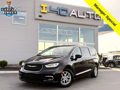 Used 2023 Chrysler Pacifica Touring-L