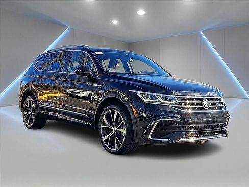 Used 2022 Volkswagen Tiguan SEL R-Line AWD/4WD image 3