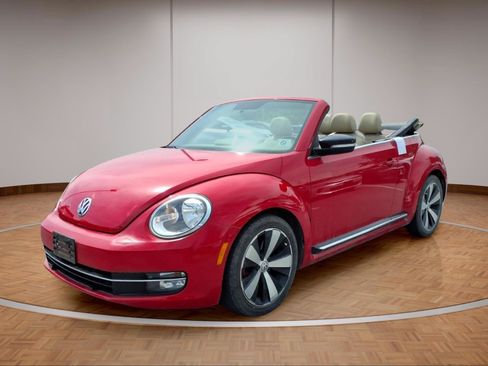 Used 2013 Volkswagen Beetle Turbo FWD image 3