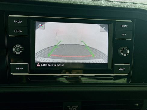 Used 2024 Volkswagen Jetta SE image 21