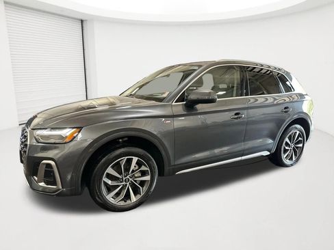 Used 2024 Audi Q5 2.0T Prestige w/ Prestige Package AWD/4WD image 1