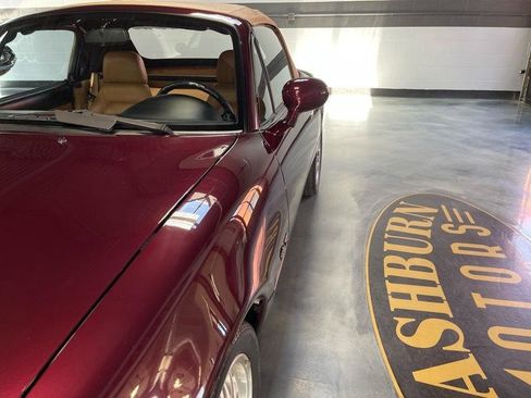 Used 1995 MAZDA MX-5 Miata M-Edition RWD image 3