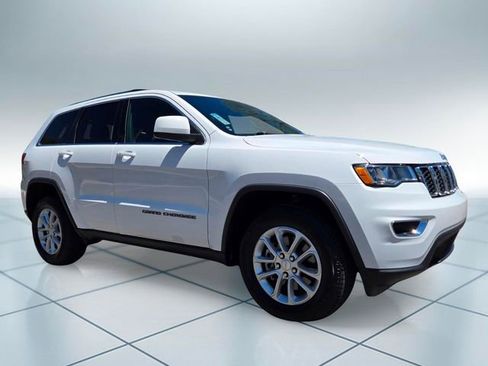 Used 2021 Jeep Grand Cherokee Laredo X AWD/4WD image 3