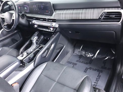 Used 2024 Kia Telluride EX w/ EX Captain's Chair Package FWD image 42