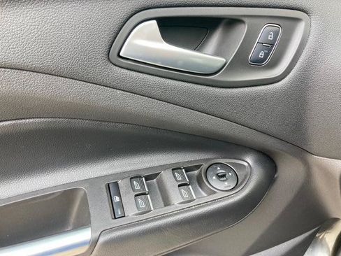 Used 2019 Ford Escape SE FWD image 15