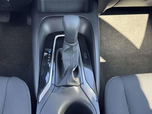 Used 2025 Toyota Corolla LE image 6