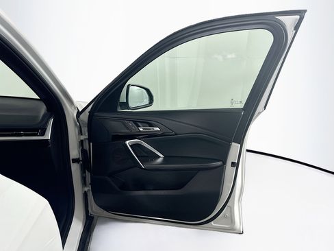 Used 2025 BMW X1 xDrive28i image 33