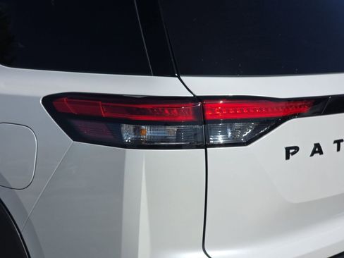 New 2026 Nissan Pathfinder Rock Creek AWD/4WD image 32