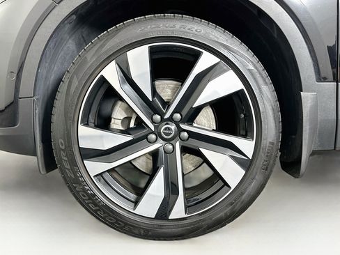 Used 2024 Volvo XC40 B5 Plus w/ Protection Package Premier AWD/4WD image 11