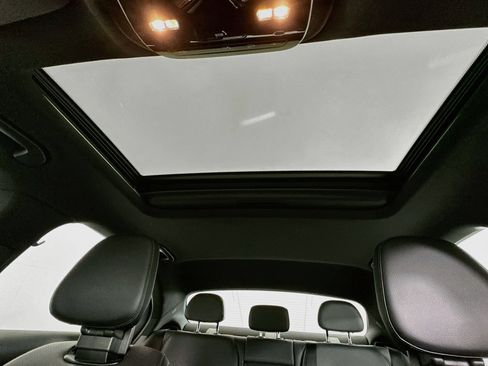 Used 2024 Mercedes-Benz C 300 Sedan image 22