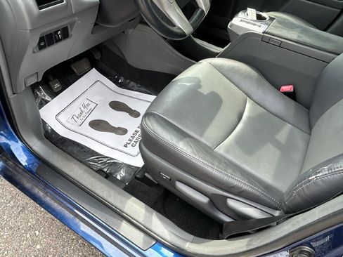 Used 2013 Toyota Prius V Five FWD image 10