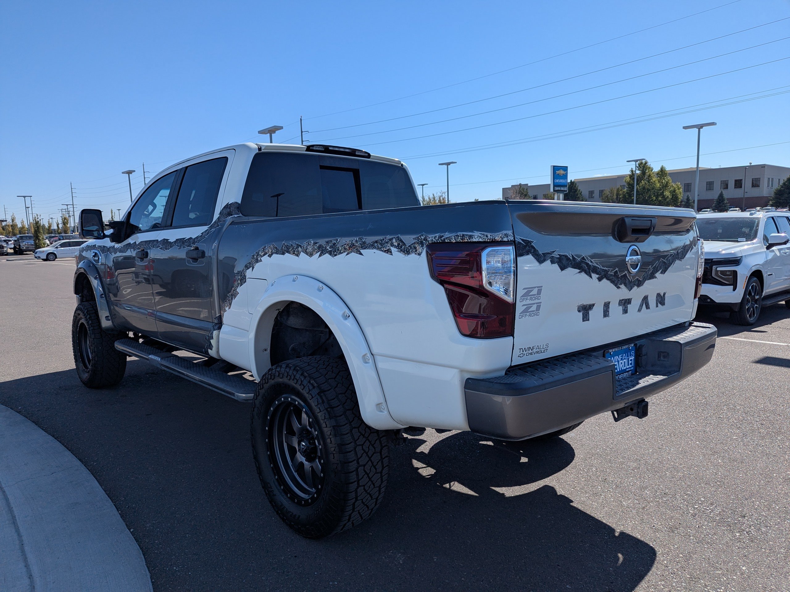Used 2016 Nissan Titan PRO-4X AWD/4WD image 31