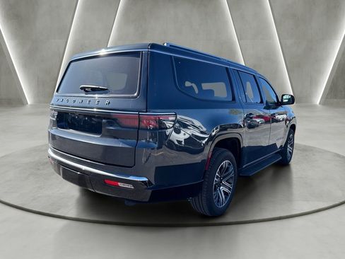 Used 2025 Jeep Wagoneer L 4WD image 7